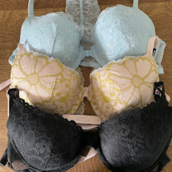 Bundle of 3 Victoria's Secret Lace Demi Bras, Size 34B - Picture 1 of 4